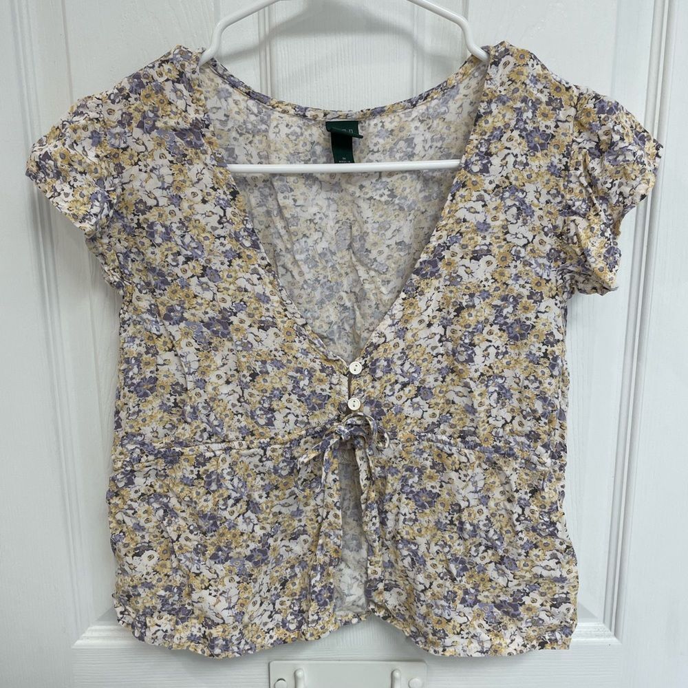 Wild Fable Yellow Purple Floral Peplum Button Front Flutter Sleeve Womens Size M